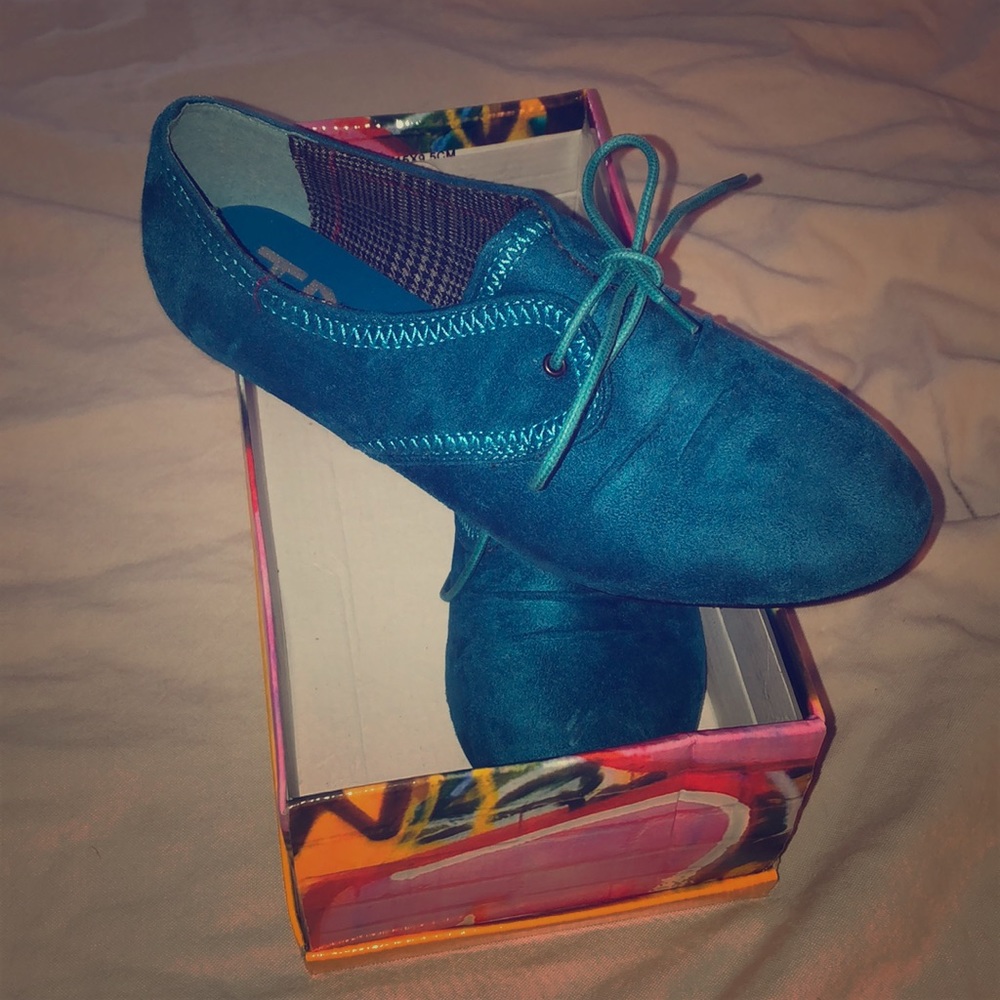 Women’s sz 7 Shoes NEW